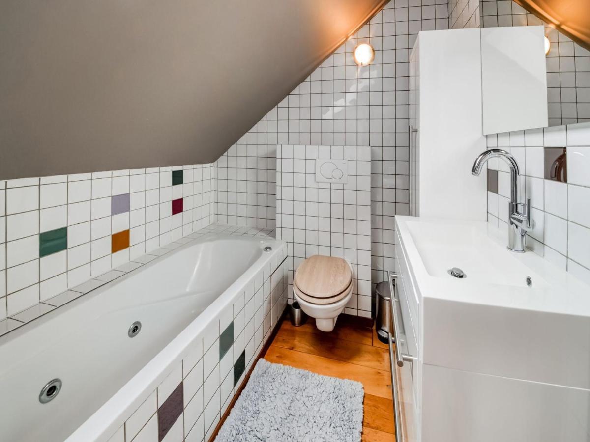 Tranquil Holiday Home In Mont With Bubble Bath Exteriör bild