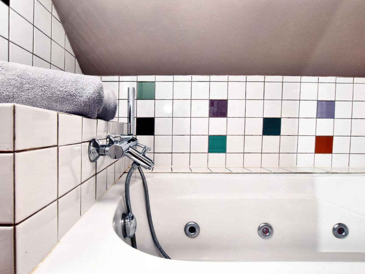 Tranquil Holiday Home In Mont With Bubble Bath Exteriör bild